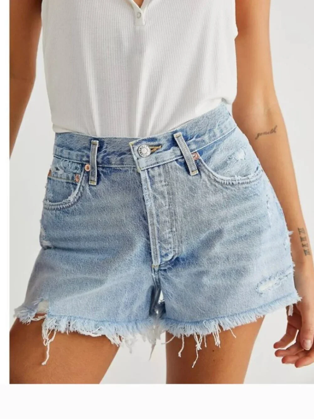 AGOLDE Parker Jean Shorts in Swapmeet Light Wash Blue Size 30 - Picture 1 of 12